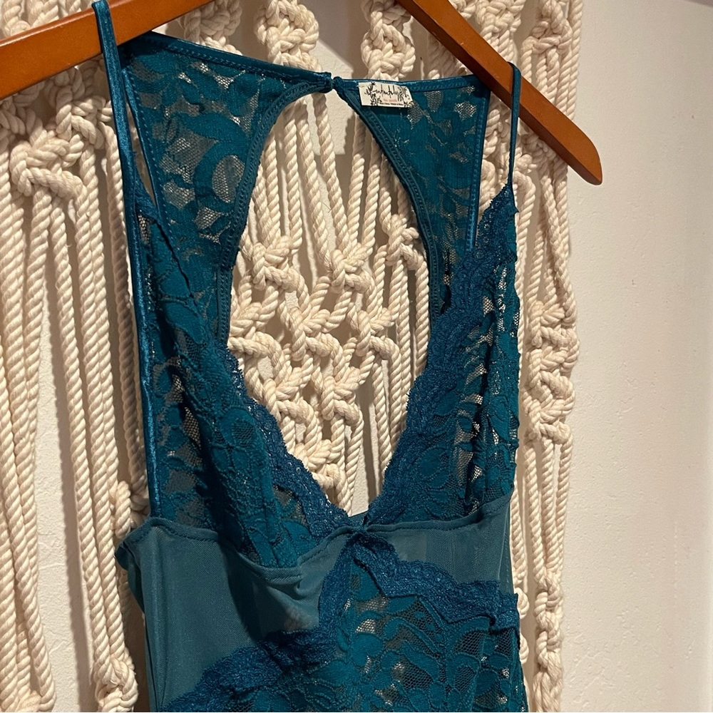 NWOT Free People SM Green Teal ‘Speed Date Lace Bodysuit’ Boho Festival Lingerie - Picture 3 of 10